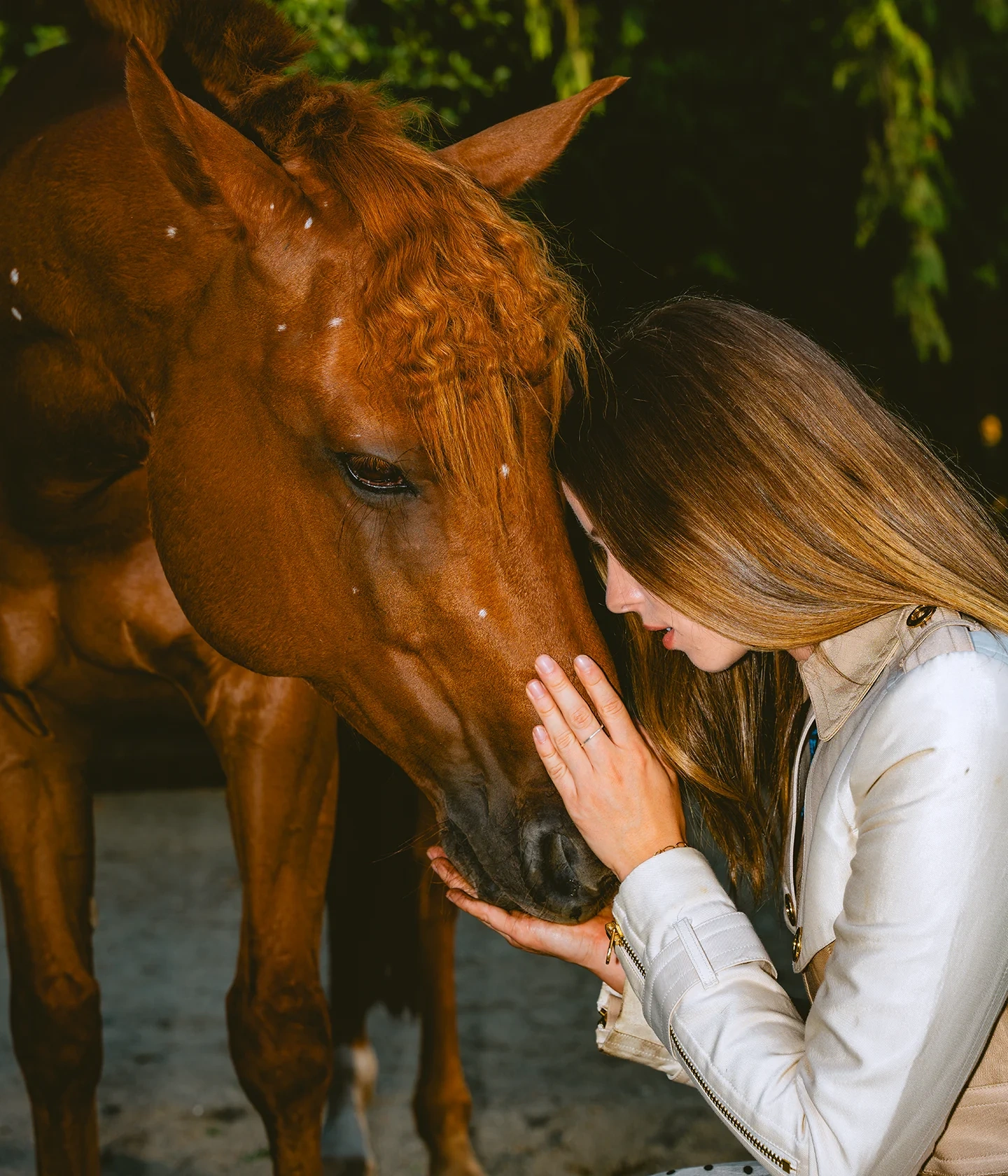 Elizabeth editorial cover portrait on Vancouver Island with horse