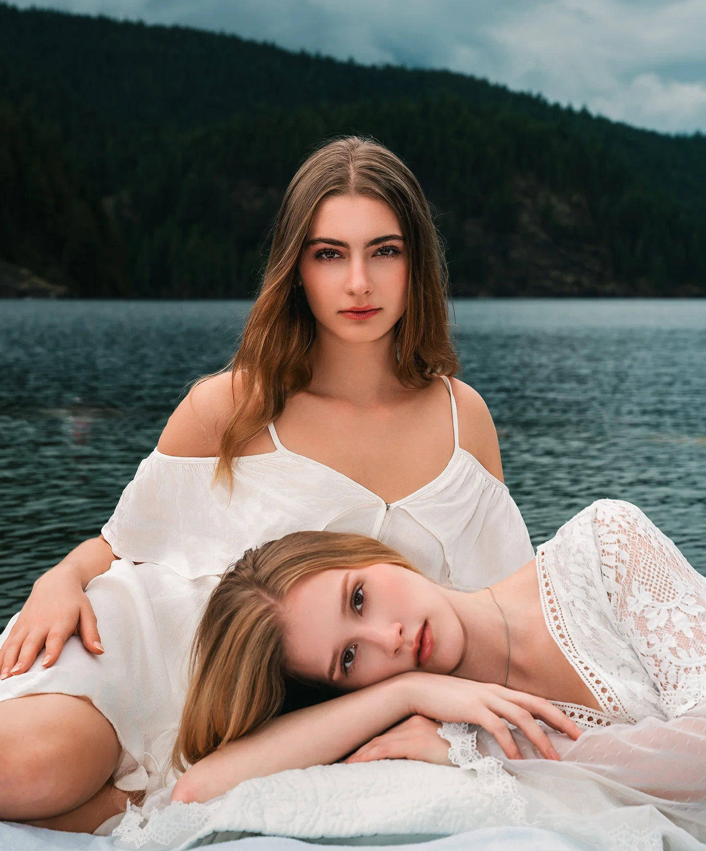 Lakeside portrait of Michaela and Kolbi in overcast natural light